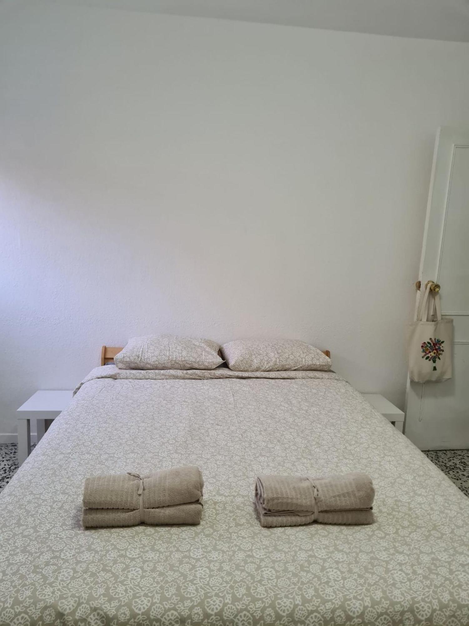 Eeb Private Room Habitacion Privada En Piso Compartido Ла Лагуна Екстериор снимка