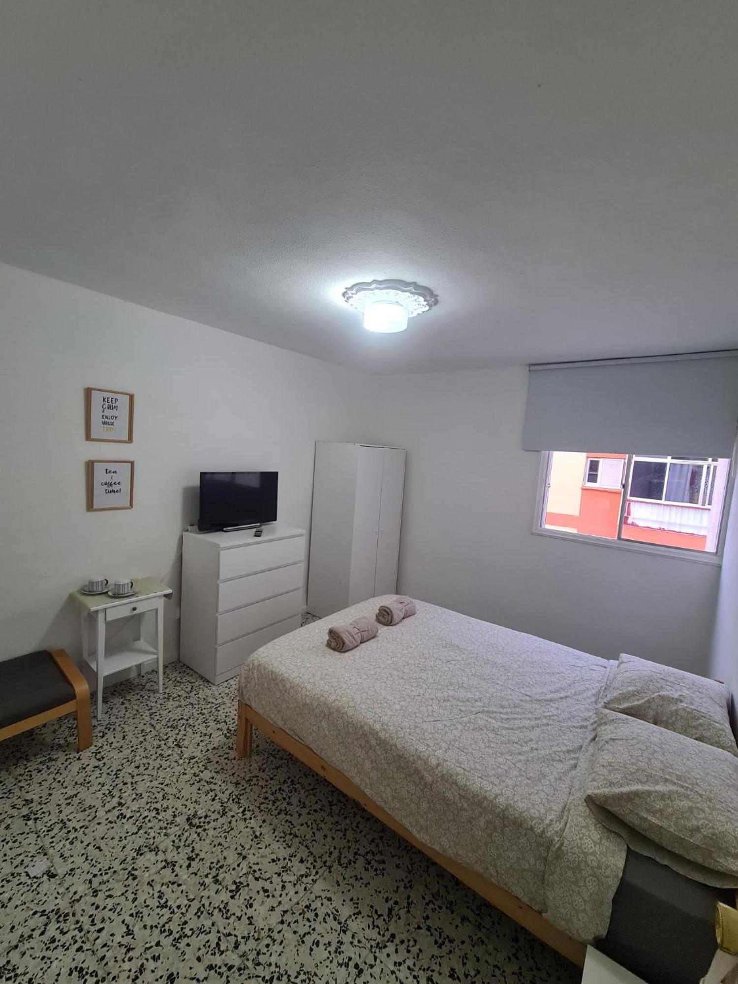 Eeb Private Room Habitacion Privada En Piso Compartido Ла Лагуна Екстериор снимка
