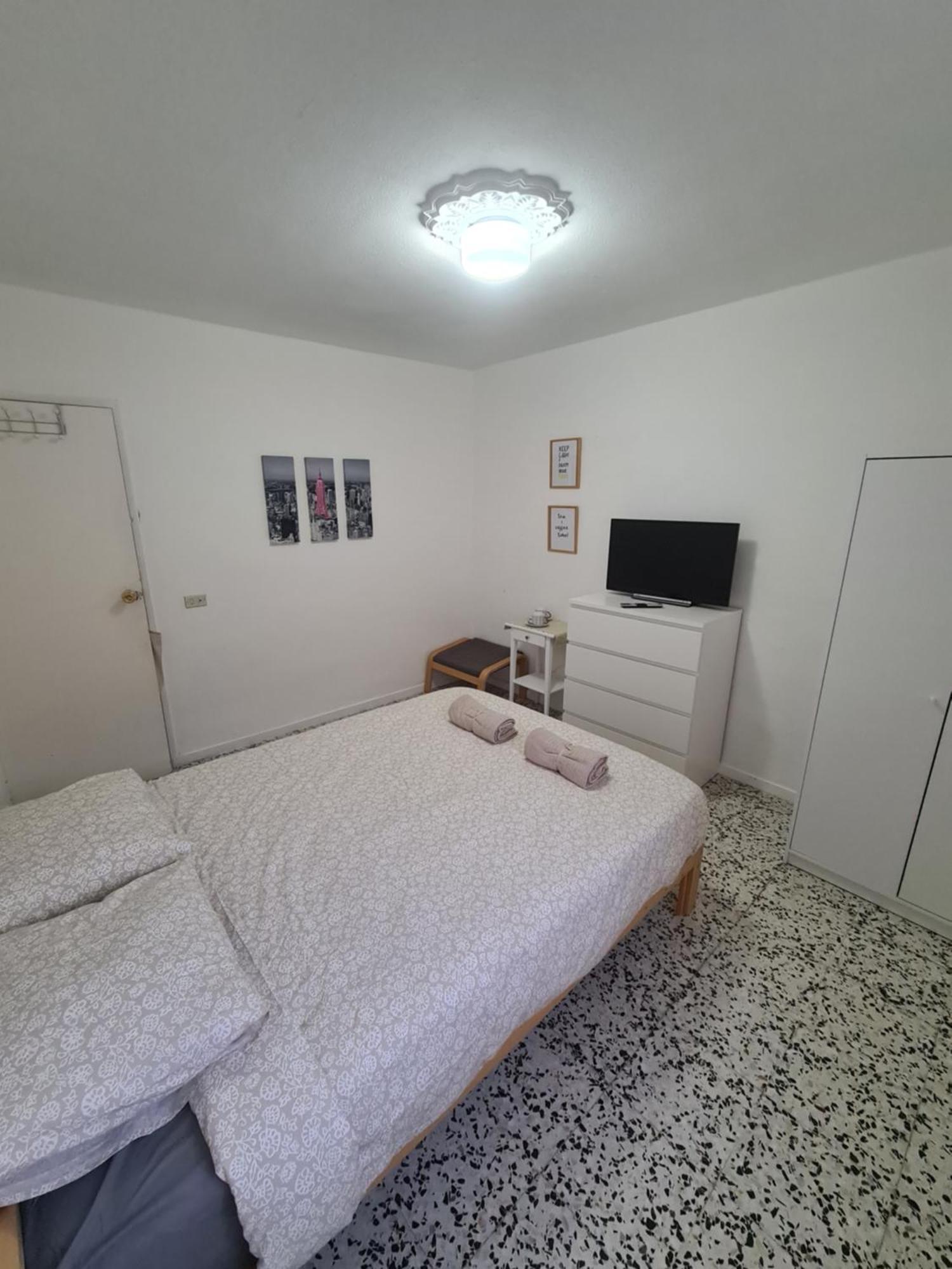 Eeb Private Room Habitacion Privada En Piso Compartido Ла Лагуна Екстериор снимка